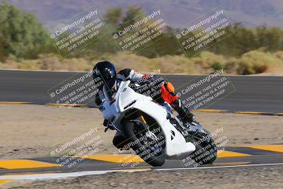 media/Oct-08-2022-SoCal Trackdays (Sat) [[1fc3beec89]]/Turn 10 (945am)/